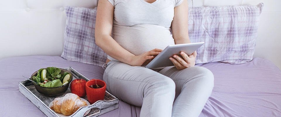 Holmes Place | Pregnant Woman with food