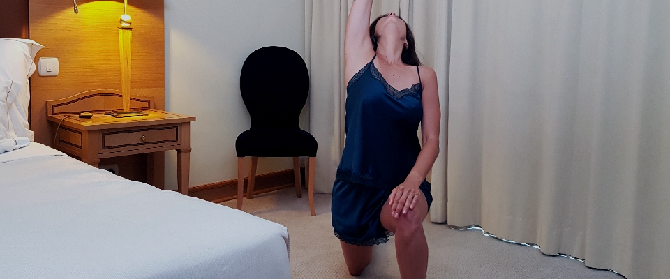 Stretching yoga workout sleep rest night Holmes Place