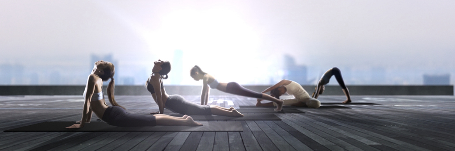 Holmes Place | women doing yoga