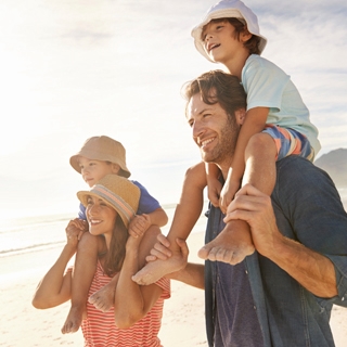 Holmes Place | Family in the beach