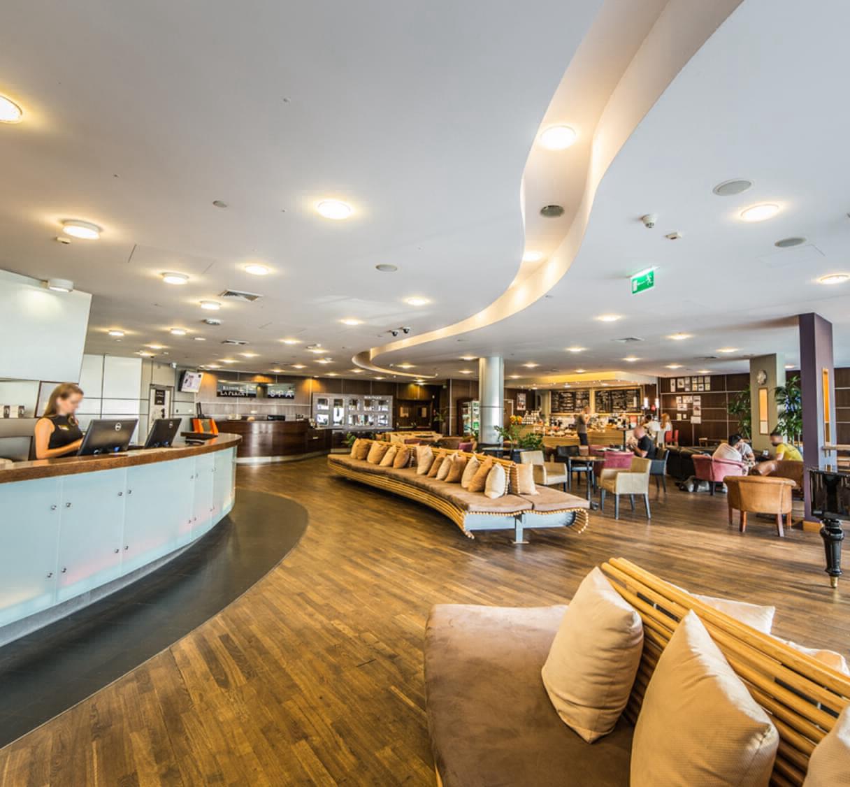 Holmes Place Poland | Premium Hotel Hilton | Reception