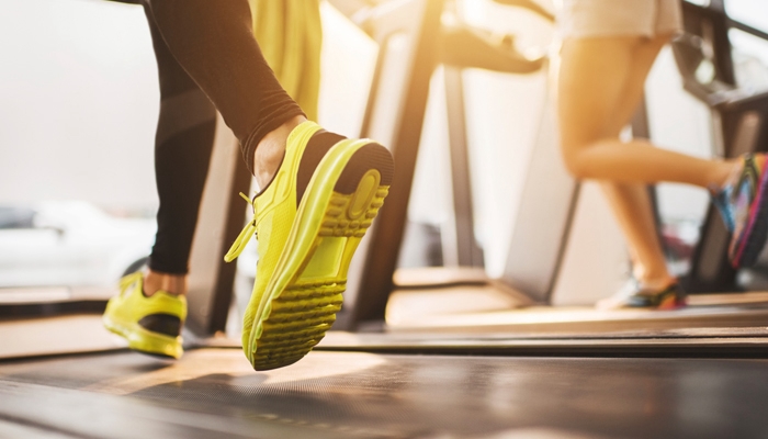 Holmes Place | treadmill running sports shoes