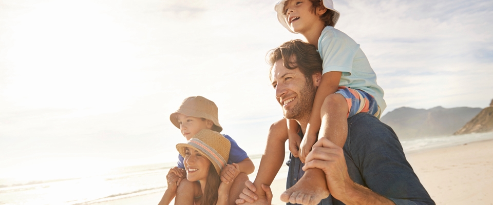 Holmes Place | Family in the beach