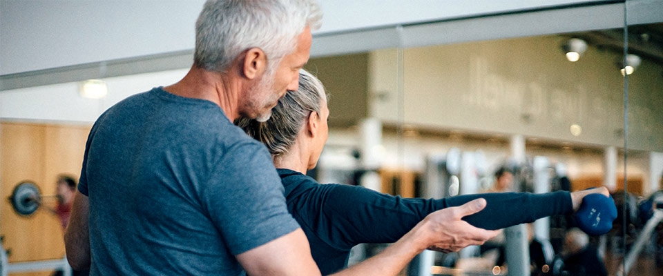 Prática de exercícios musculares para combater o envelhecimento | Holmes Place